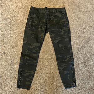 Kut from the Kloth Men's Camouflage Cargo Pants